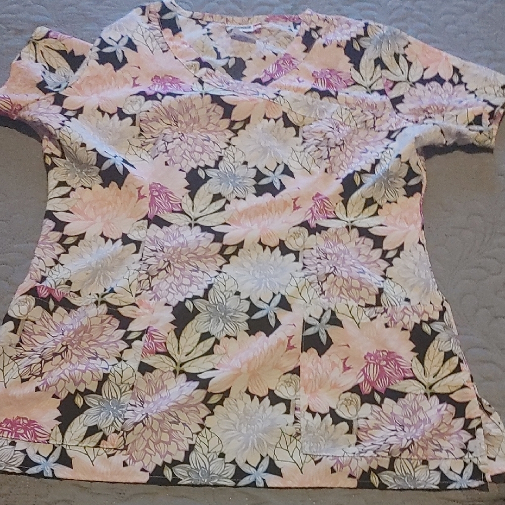 3/$30 White Floral V-Neck Scrub Top Sz XS